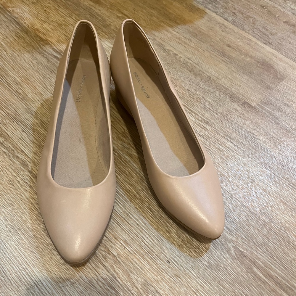 Easy Spirit dress wedges with low heel. Size 10.